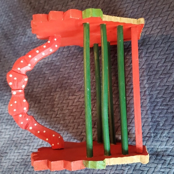 Wooden folk art basket - Picture 3 of 5